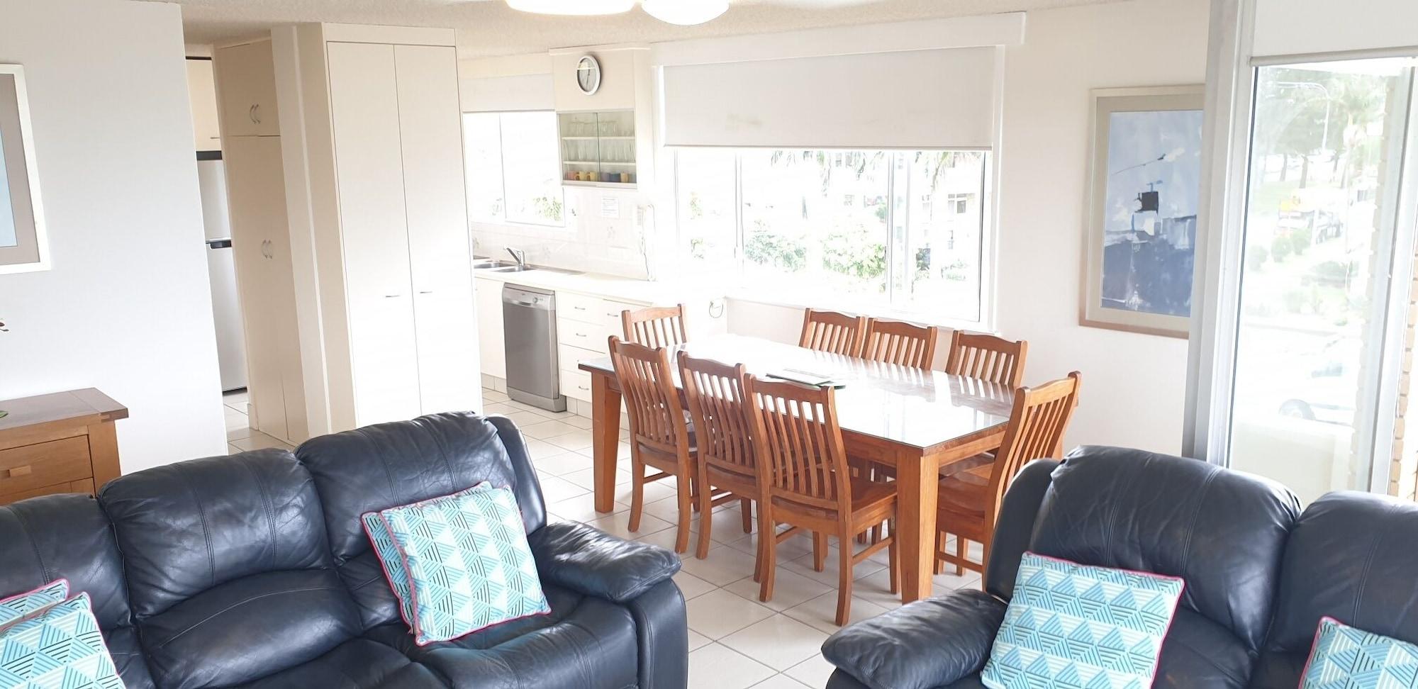 Wyuna Beachfront Holiday Apartments Gold Coast Esterno foto