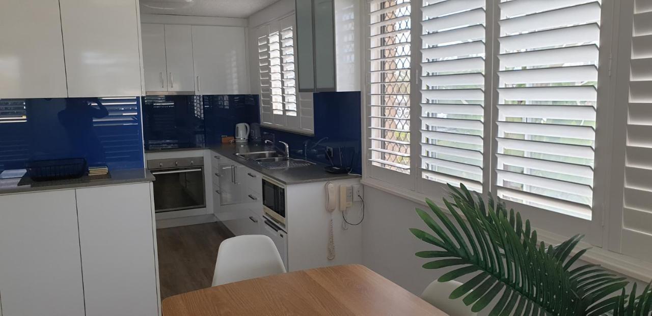 Wyuna Beachfront Holiday Apartments Gold Coast Esterno foto