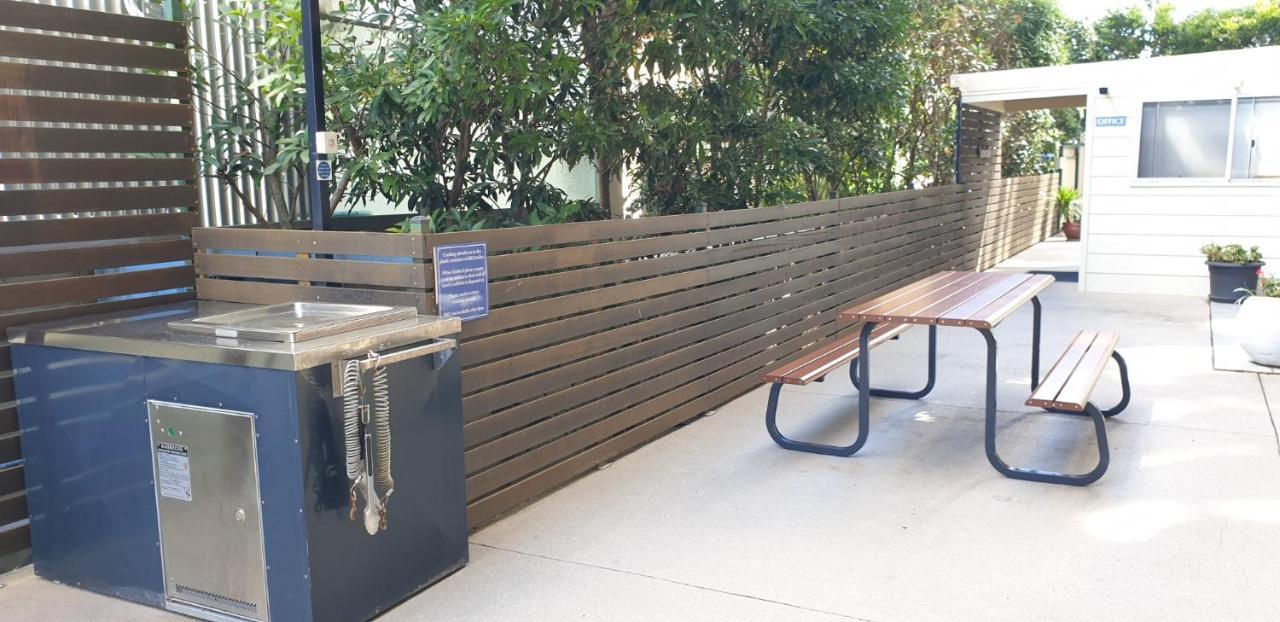 Wyuna Beachfront Holiday Apartments Gold Coast Esterno foto