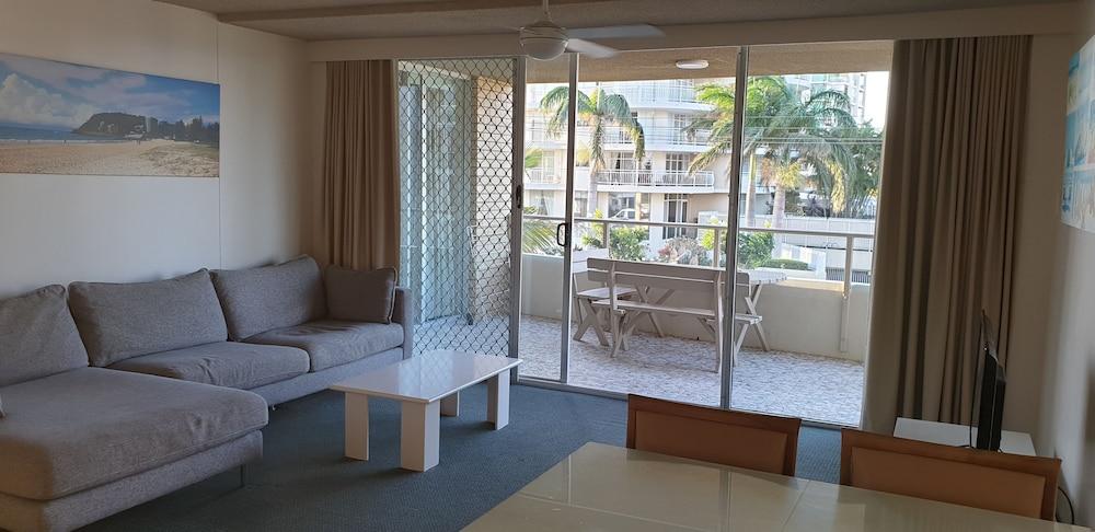 Wyuna Beachfront Holiday Apartments Gold Coast Esterno foto