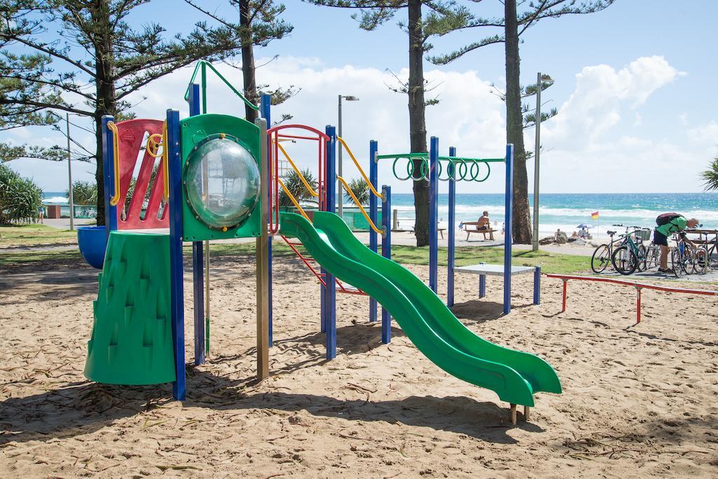 Wyuna Beachfront Holiday Apartments Gold Coast Esterno foto