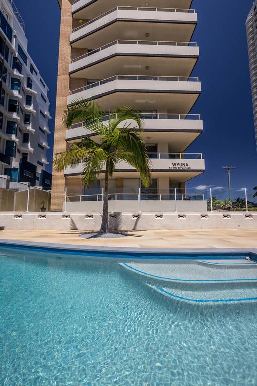 Wyuna Beachfront Holiday Apartments Gold Coast Esterno foto