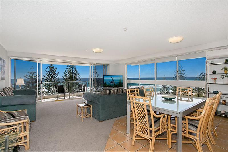 Wyuna Beachfront Holiday Apartments Gold Coast Esterno foto