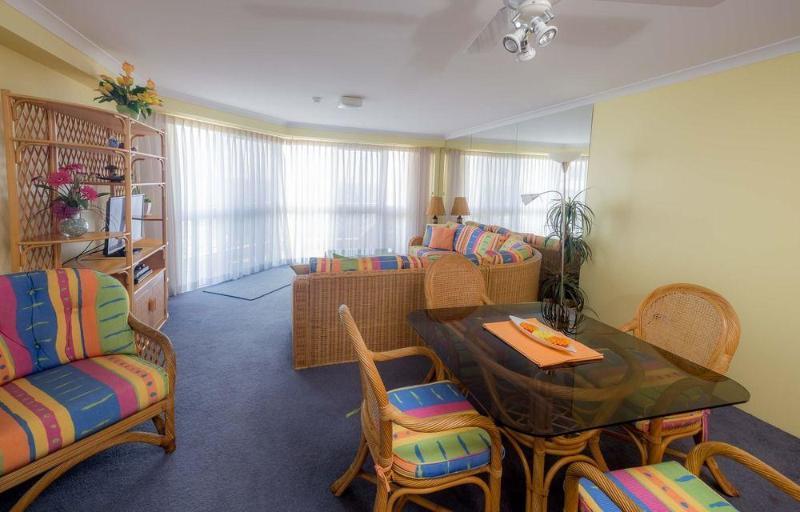 Wyuna Beachfront Holiday Apartments Gold Coast Esterno foto