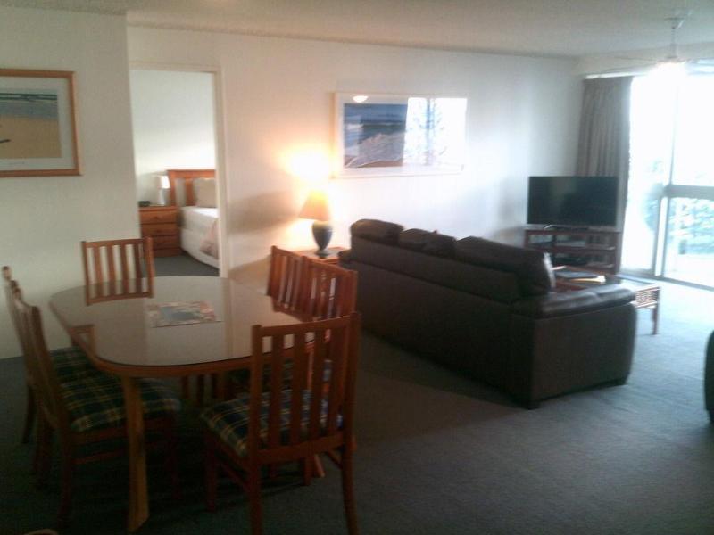 Wyuna Beachfront Holiday Apartments Gold Coast Esterno foto